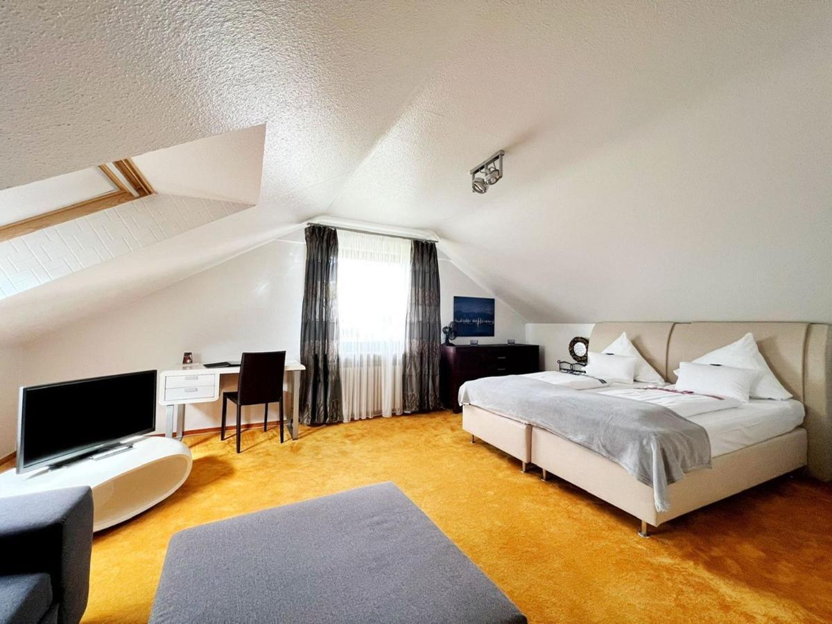 Hotel Hellers Twenty Four I -24H-Check-In- Friedrichshafen Esterno foto
