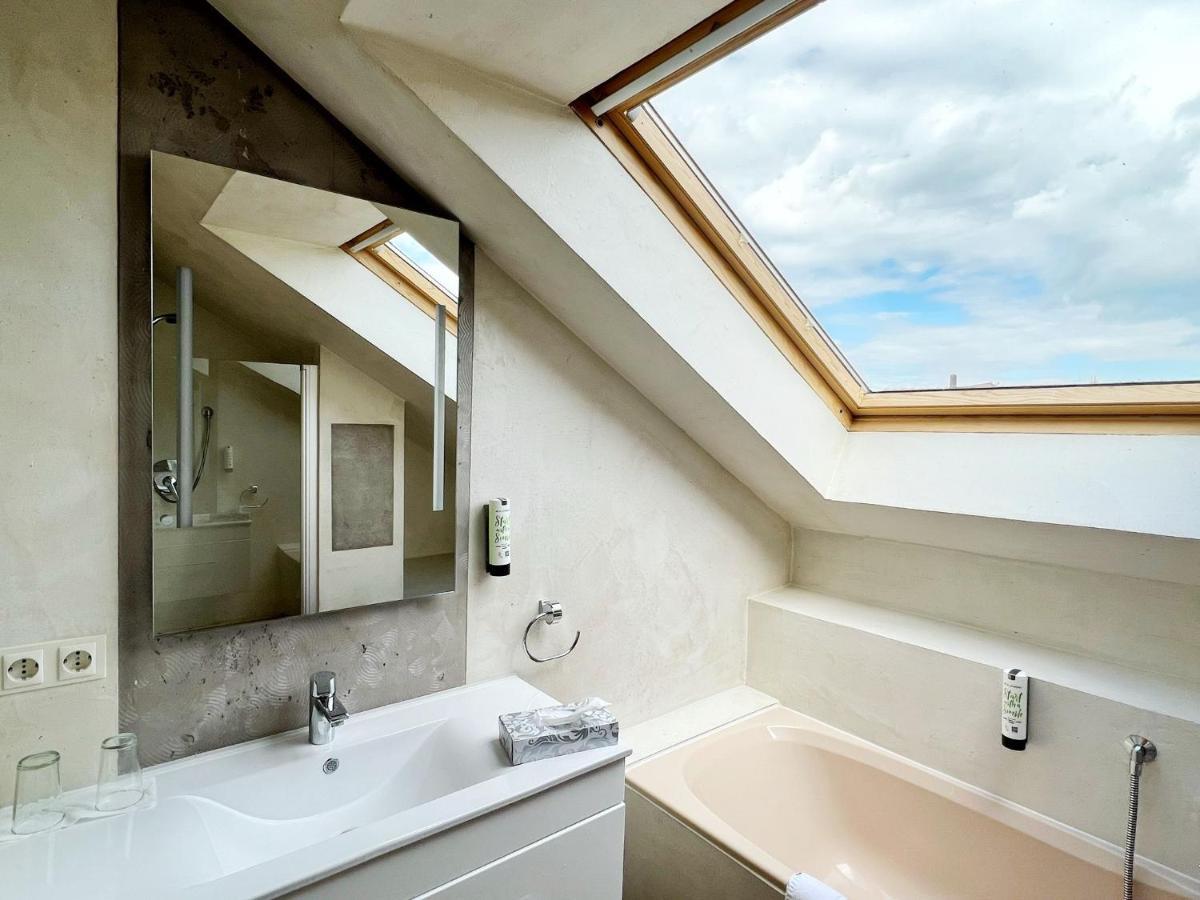 Hotel Hellers Twenty Four I -24H-Check-In- Friedrichshafen Esterno foto