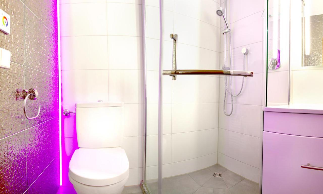 Hotel Hellers Twenty Four I -24H-Check-In- Friedrichshafen Esterno foto