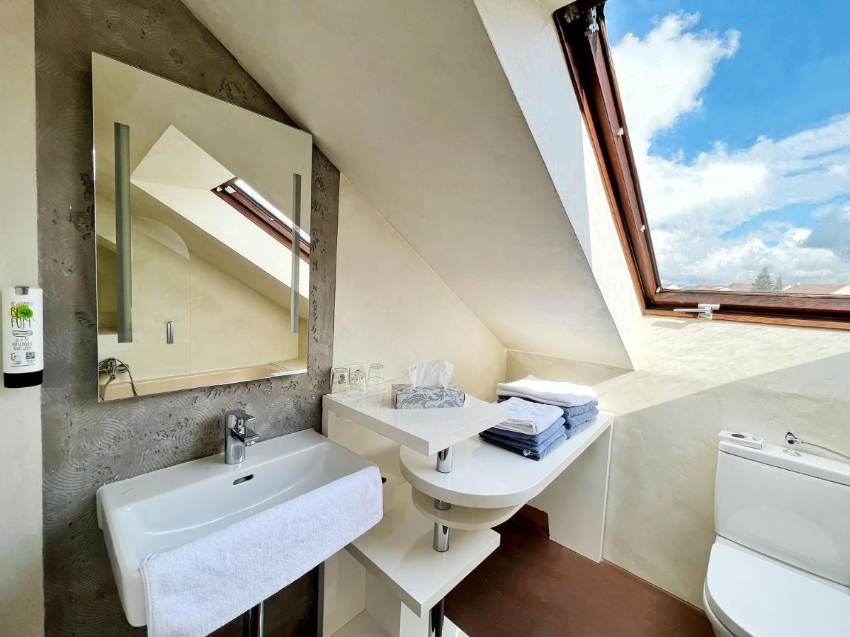 Hotel Hellers Twenty Four I -24H-Check-In- Friedrichshafen Esterno foto