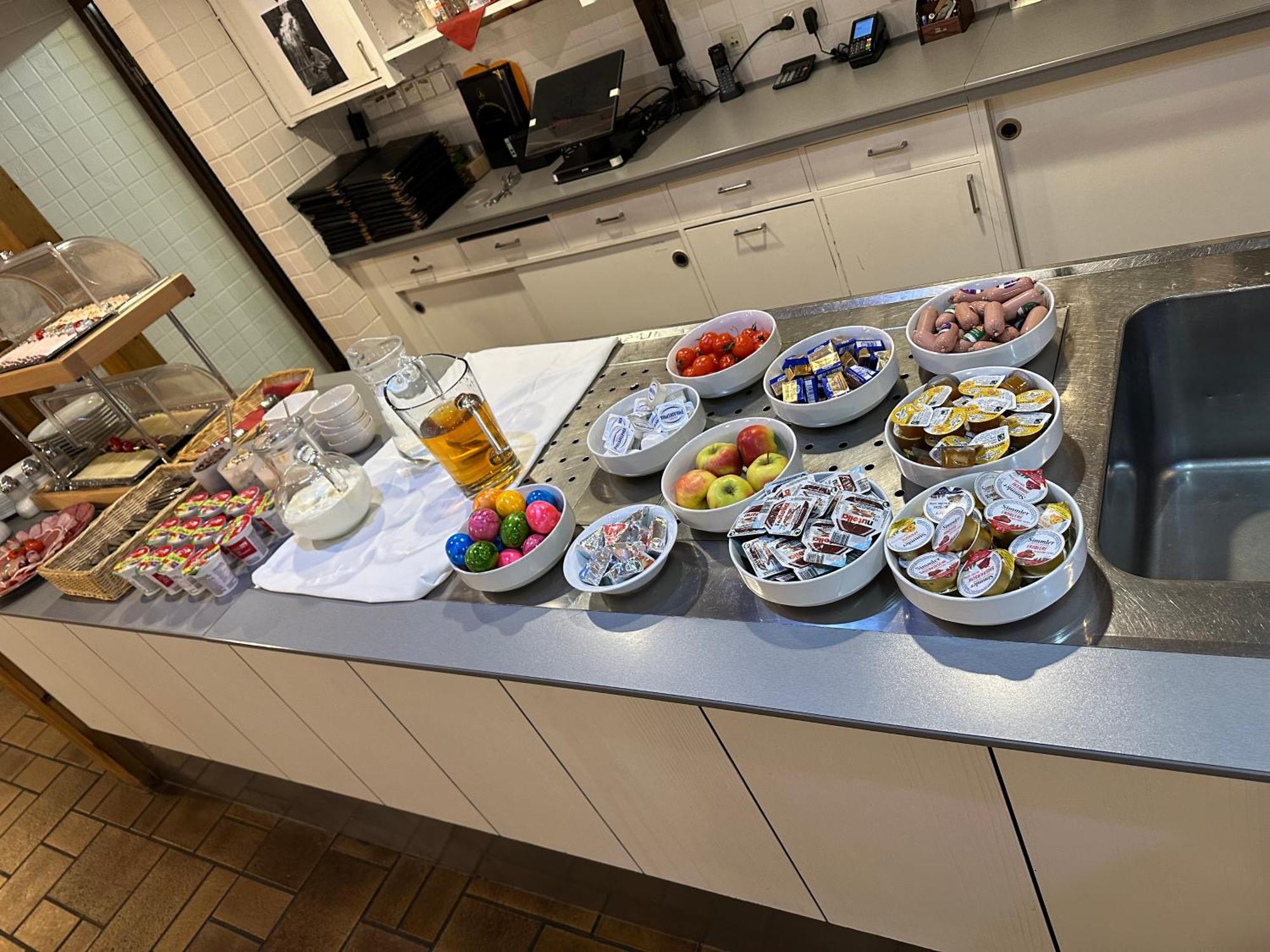 Hotel Hellers Twenty Four I -24H-Check-In- Friedrichshafen Esterno foto