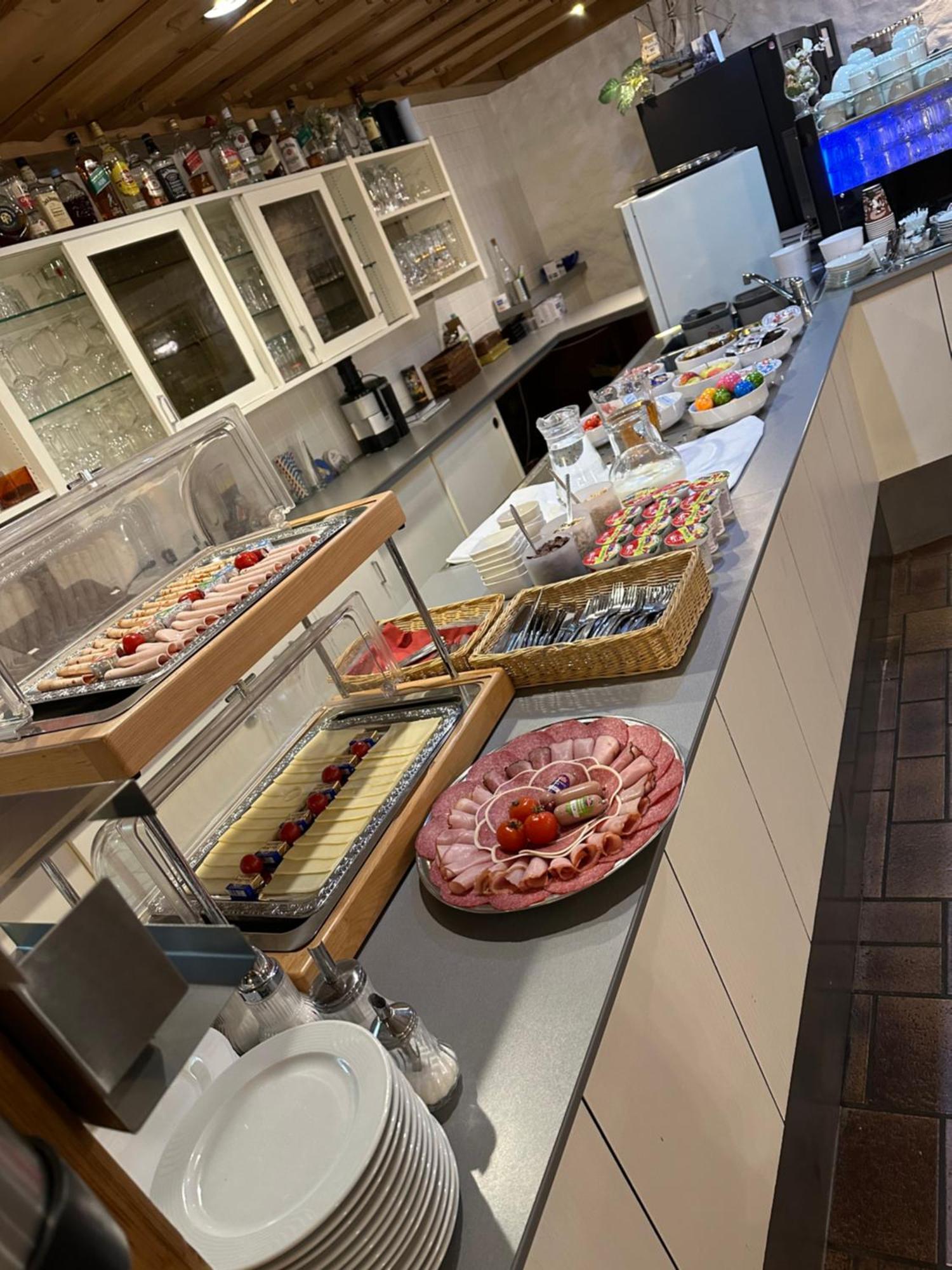 Hotel Hellers Twenty Four I -24H-Check-In- Friedrichshafen Esterno foto